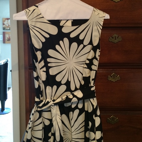 Dress - Picture 2 of 4