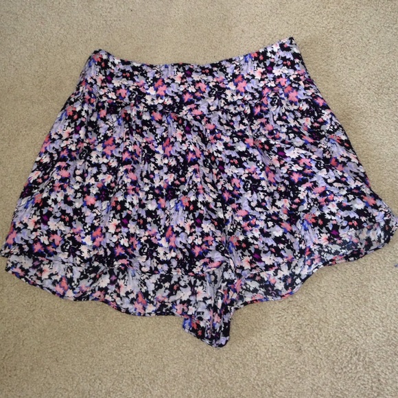 American eagle floral shorts