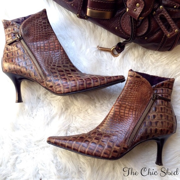 Donald J. Pliner Shoes - ‼️🚨DELETING TUESDAY🚨‼️ Donald J Pliner Booties