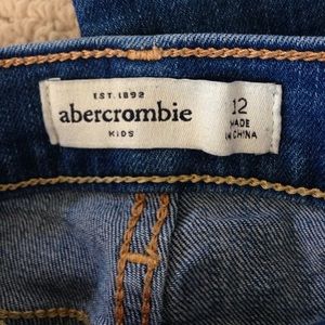 anercrombie size 12 kids light blue jeans