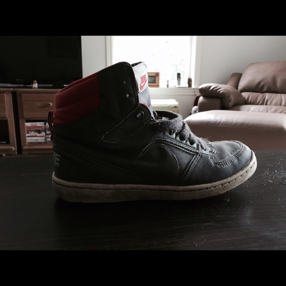 Nike size 6 sneakers