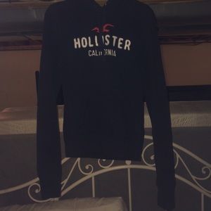 navy blue hollister sweatshirt