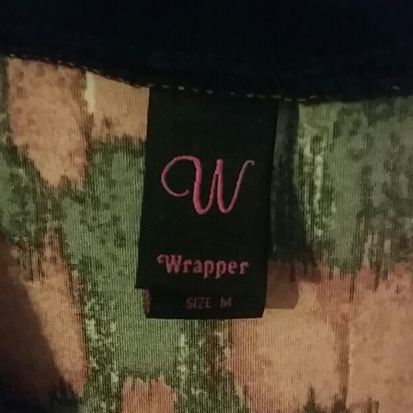 Red/black blouse - Picture 2 of 3