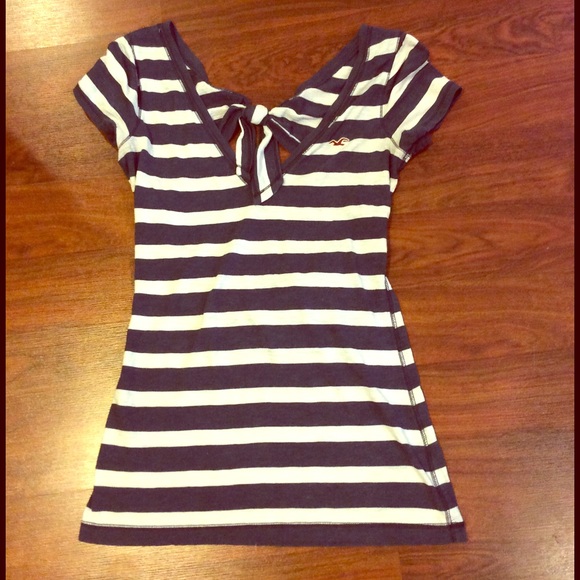 CUTE Hollister striped shirt w/ tied back