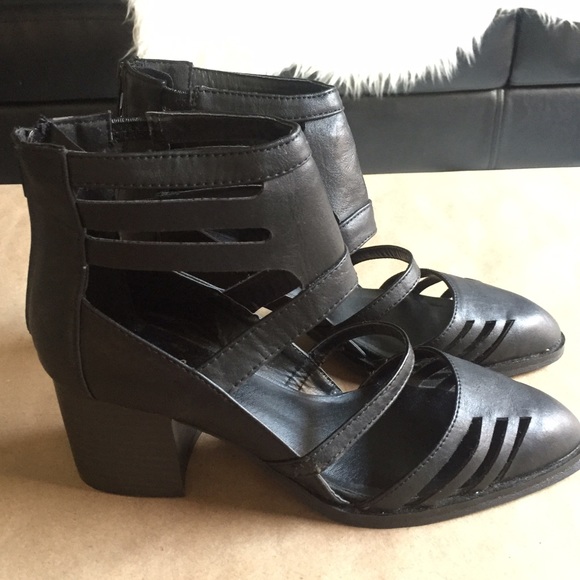 Gladiator Caged Black Ankle Booties NEW