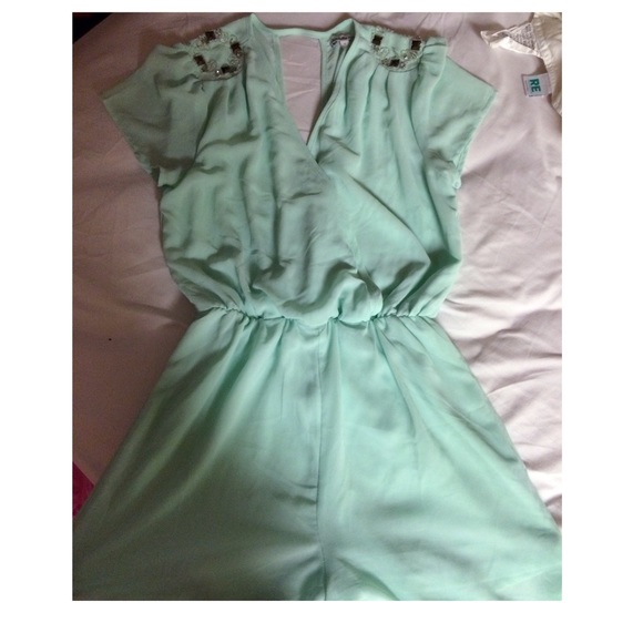 Romper - Picture 1 of 4