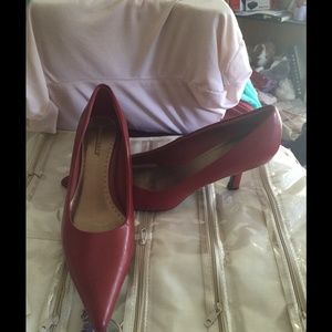 Red pumps