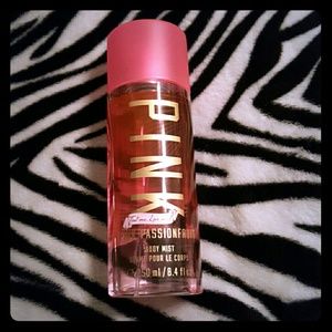 VS PINK! Pink Passionfruit Body Mist