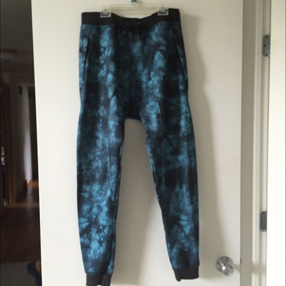 MENS ZUMIEZ JOGGERS!