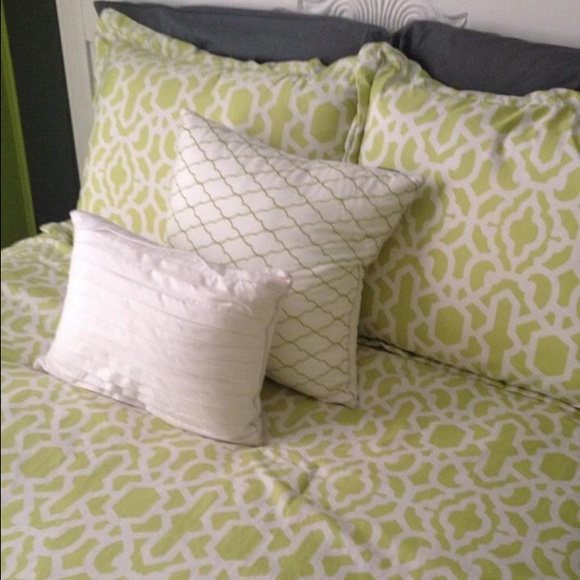 Bedding! - Picture 2 of 3