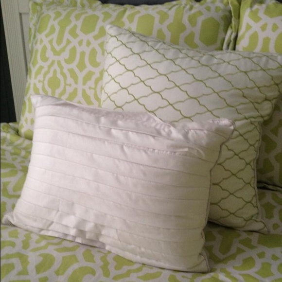 Bedding! - Picture 3 of 3