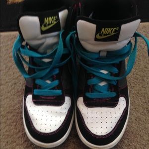 Nike High tops size 9.5
