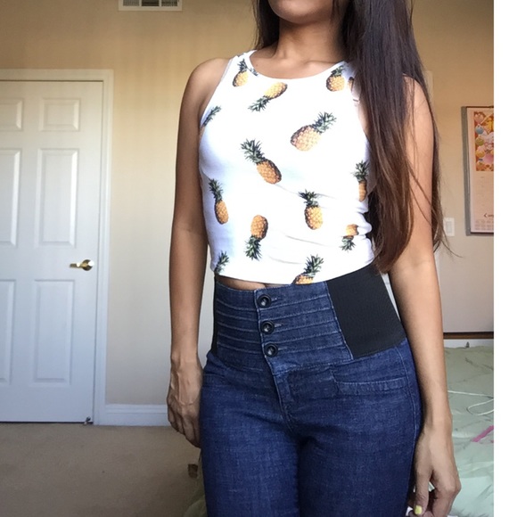 Pineapple crop top 🍍🍍