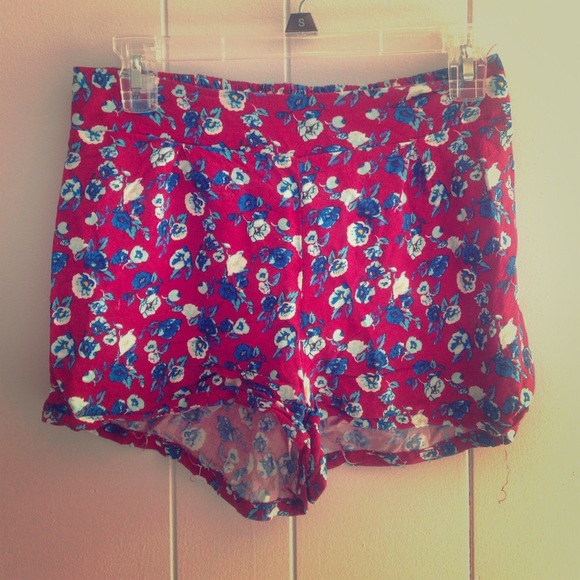 Floral loose shorts