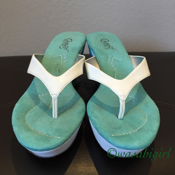 🚫SOLD IN BUNDLE🚫NEW Carlos Santana Wedge Sandals - Picture 2 of 4