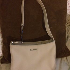 Guess winter white microfiber shoulder bag