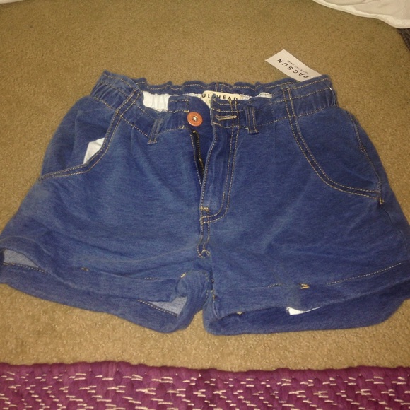 Scrunched shorts - Picture 1 of 4