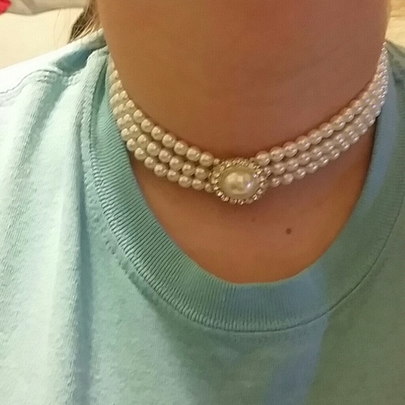 Choker necklace