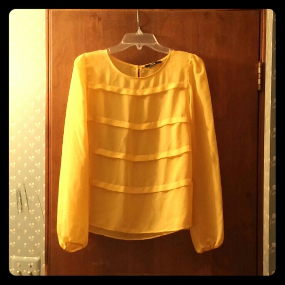 Happy yellow "tiered" top - Picture 1 of 2