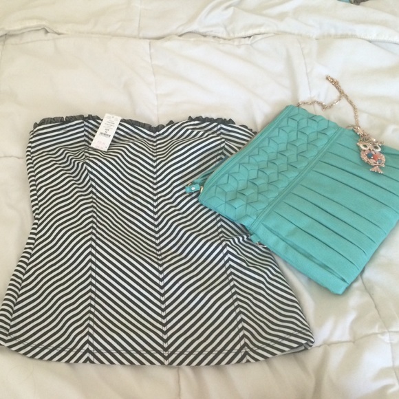 Blank and white top NWT