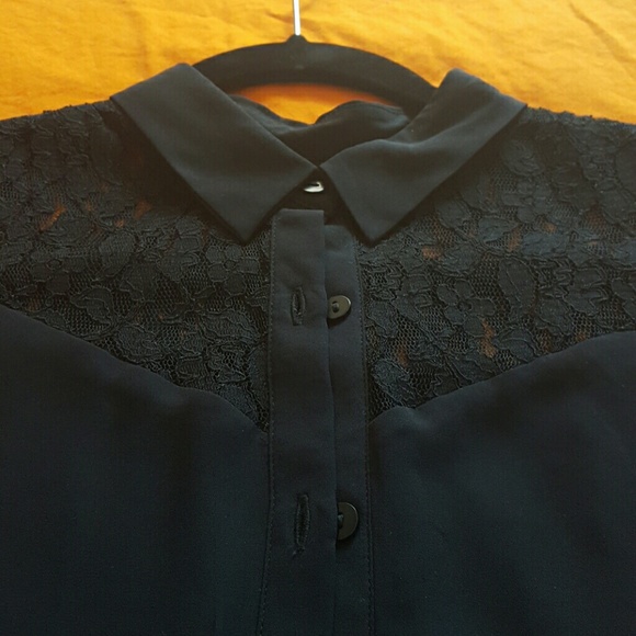 Black top - Picture 2 of 2