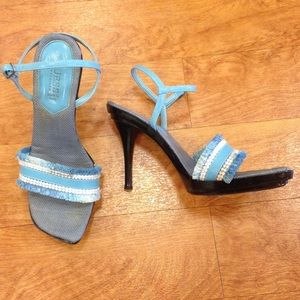 🎈 FINAL PRICE🎈 EUC Blue raffia heels