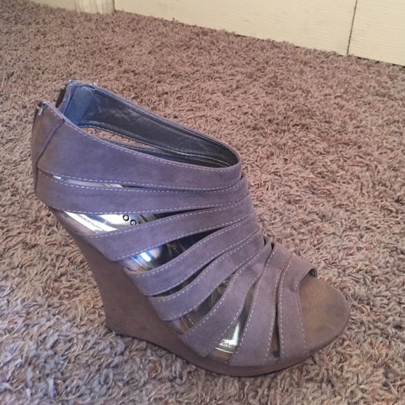 Brown wedges - Picture 1 of 3