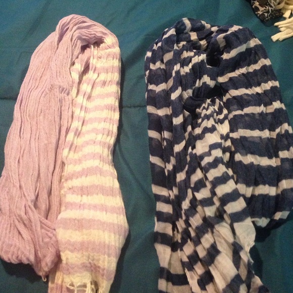Regular scarfs.