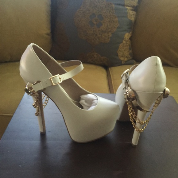 ZiGi White Skull Pumps - Picture 3 of 4