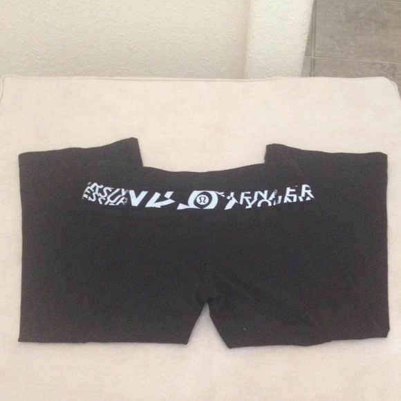 Reversible Lululemon workout crops