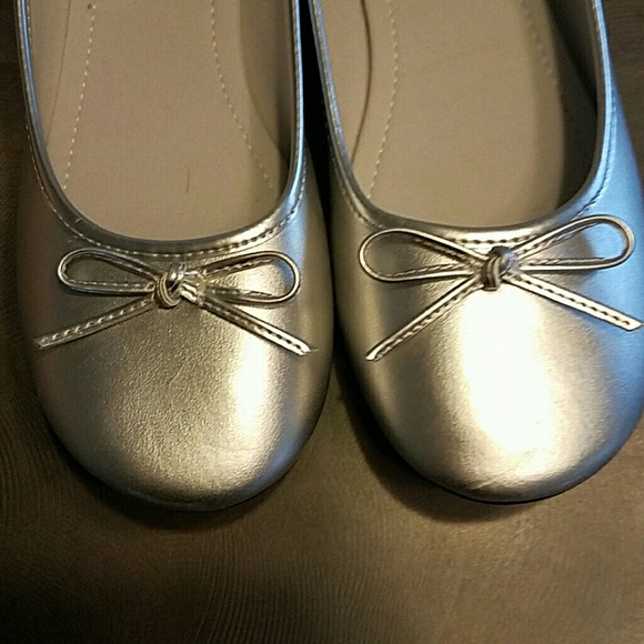 Flats - Picture 3 of 3