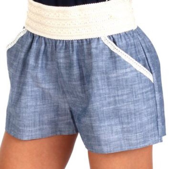 Cute Lace Accented Boutique Shorts!
