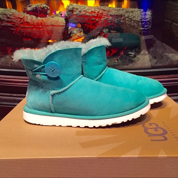 UGG Shoes - TURQUISE Bailey Button Short UGGS