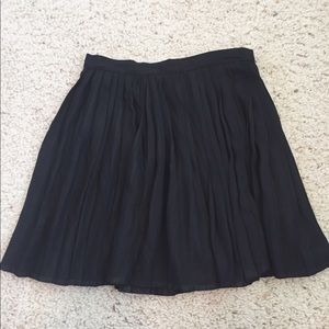 Black pleated skirt