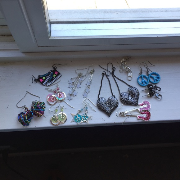 11 pairs of earrings