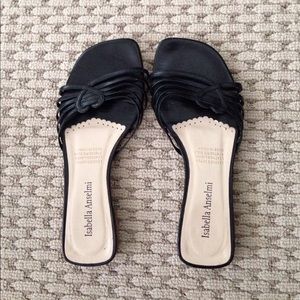 Black leather sandals w/ heart detail