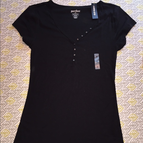 Brand new Old Navy t-shirt - Size medium