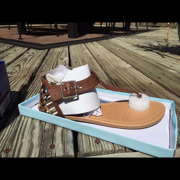 City Classified brown sandals