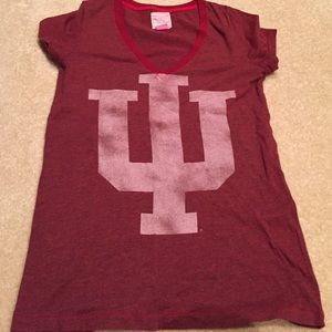 VS PINK IU v neck