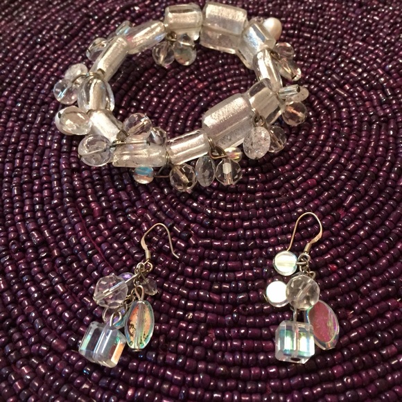 Bracelet and earring set, glass/plastic crystal