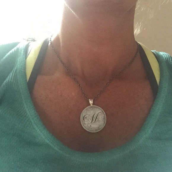 Initial M necklace - Picture 2 of 3