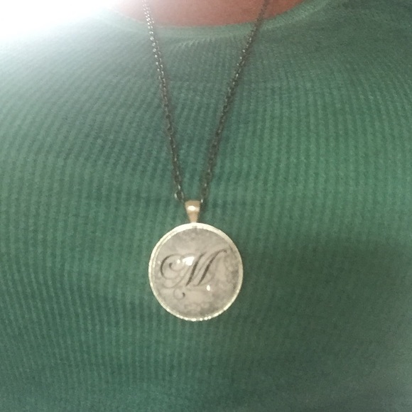 Initial M necklace - Picture 3 of 3
