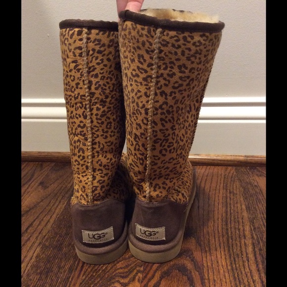 UGG Boots - Tall cheetah uggs