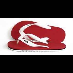 Locals Slippers 🌺