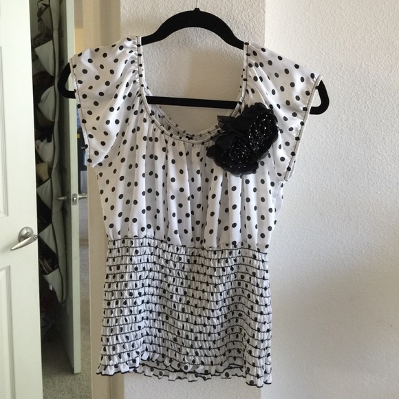 Super Cute White polka dot Top