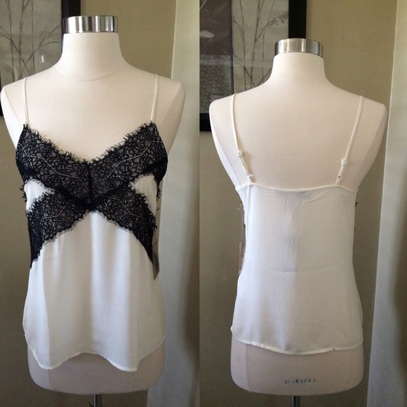 ❌SOLD❌White Lace Trimmed Surplice Cami