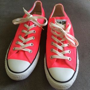 Pink Converse low tops