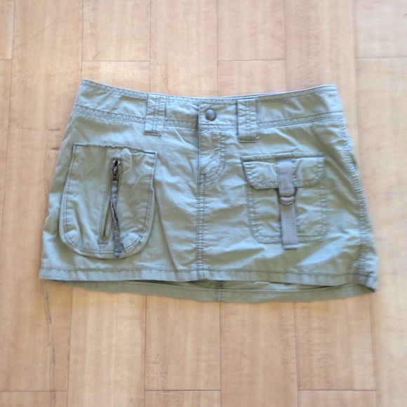 🎈 FINAL REDUCTION🎈 Olive green cargo skirt