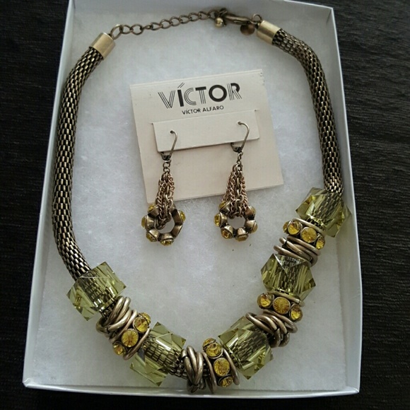 Necklace and earring set - Picture 1 of 4