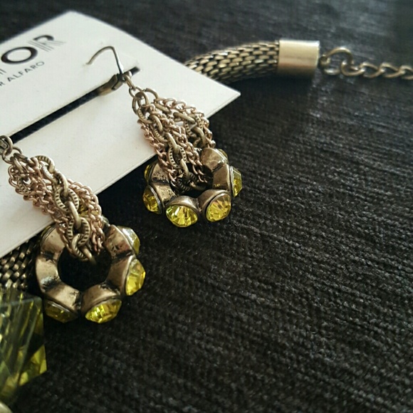 Necklace and earring set - Picture 4 of 4